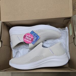 Skechers Cream Slip-On Sneakers